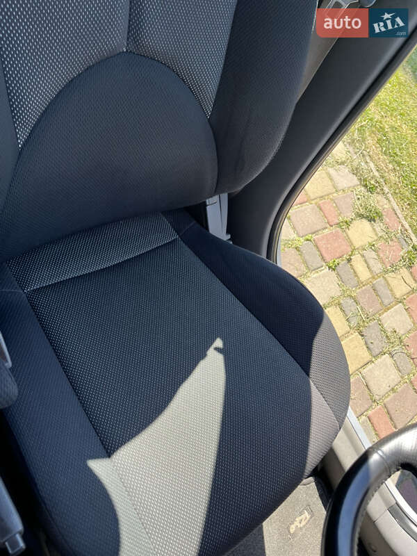Хэтчбек Kia Rio 2007 в Ровно