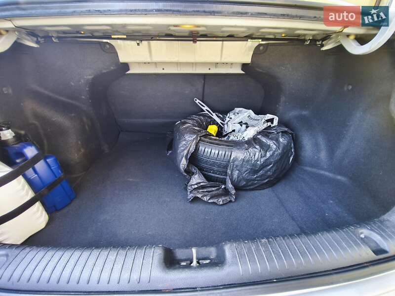 Седан Kia Rio 2013 в Великой Багачке