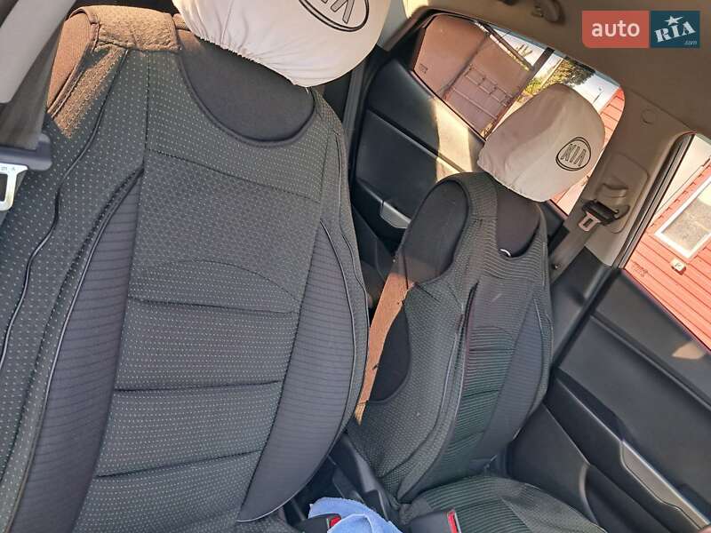 Седан Kia Rio 2013 в Сумах