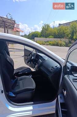 Хэтчбек Kia Rio 2016 в 