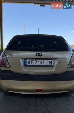 Хэтчбек Kia Rio 2008 в 