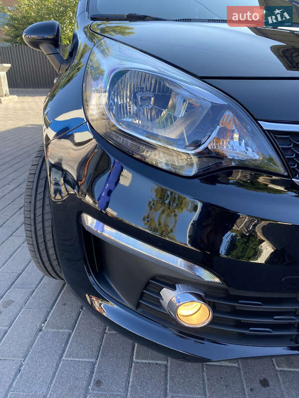 Седан Kia Rio 2017 в Лубнах