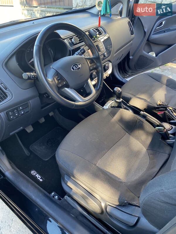 Седан Kia Rio 2017 в Лубнах