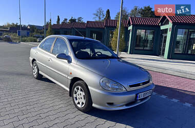 Седан Kia Rio 2002 в Киеве
