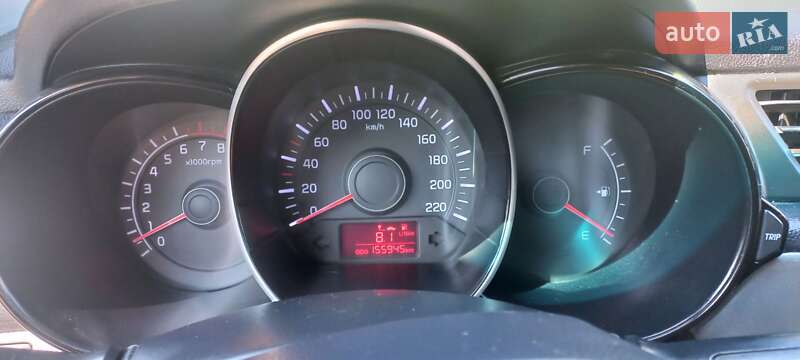 Седан Kia Rio 2011 в Кривом Роге