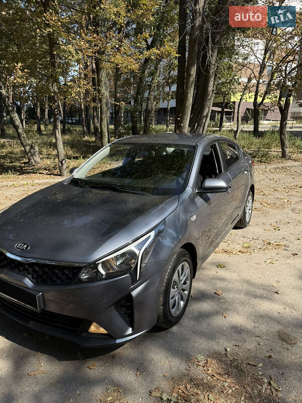 Kia Rio 2021