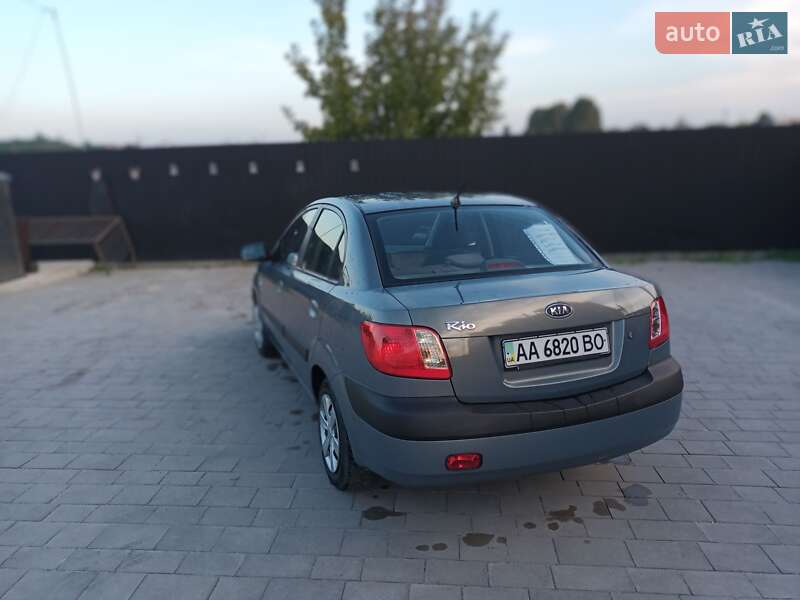 Седан Kia Rio 2006 в Тернополе