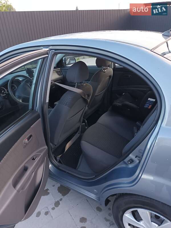 Седан Kia Rio 2006 в Тернополе