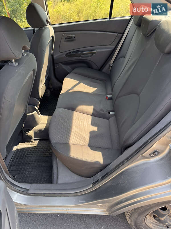 Седан Kia Rio 2010 в Киеве