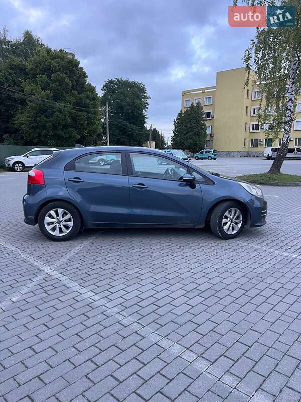 Хэтчбек Kia Rio 2016 в Львове