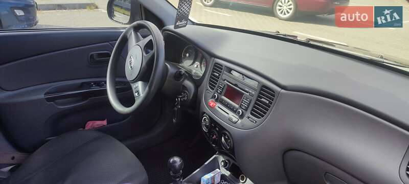 Седан Kia Rio 2011 в Києві