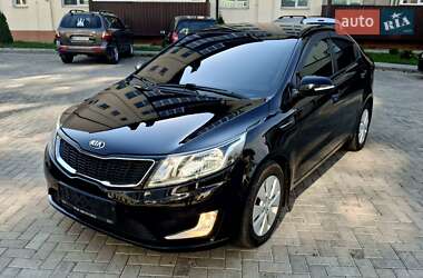 Седан Kia Rio 2013 в Ромнах