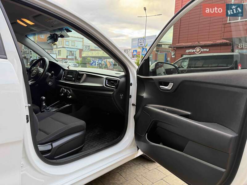 Хэтчбек Kia Rio 2018 в Львове