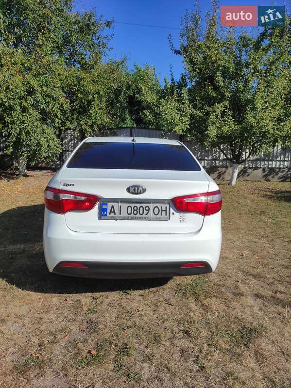 Седан Kia Rio 2013 в Нежине