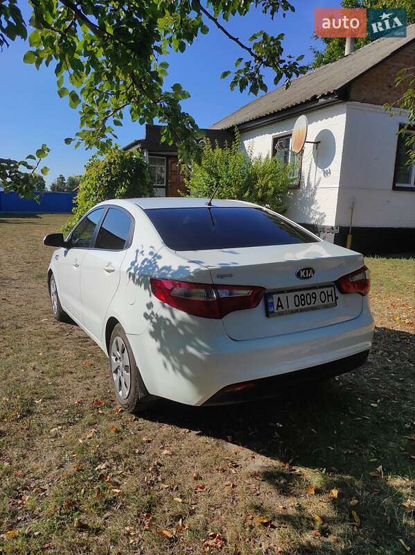 Седан Kia Rio 2013 в Нежине