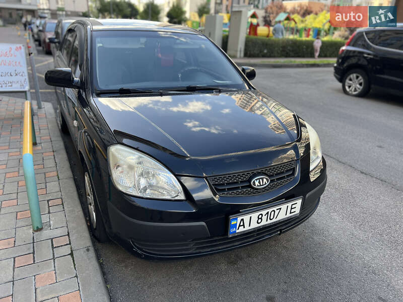 Хэтчбек Kia Rio 2007 в Киеве
