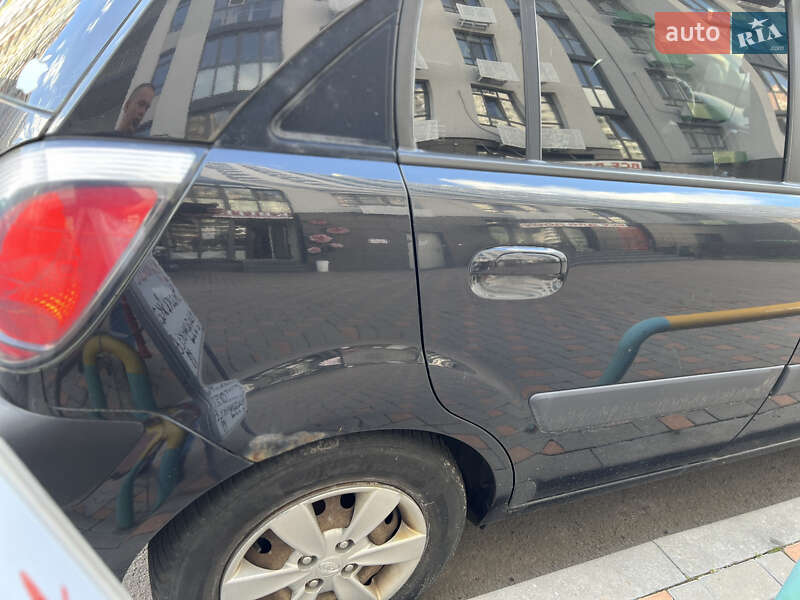 Хэтчбек Kia Rio 2007 в Киеве