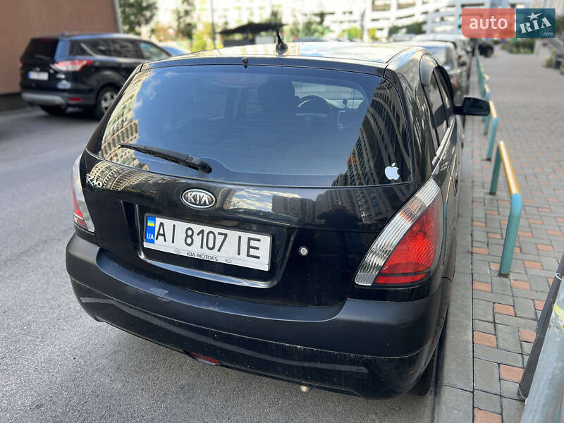 Хэтчбек Kia Rio 2007 в Киеве