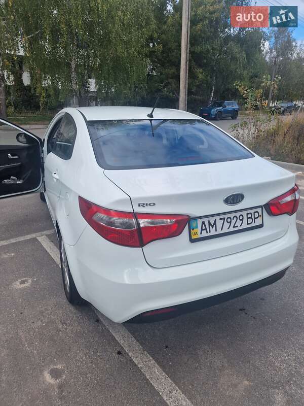 Седан Kia Rio 2012 в Житомире