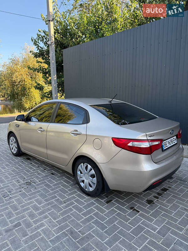 Седан Kia Rio 2013 в Первомайске