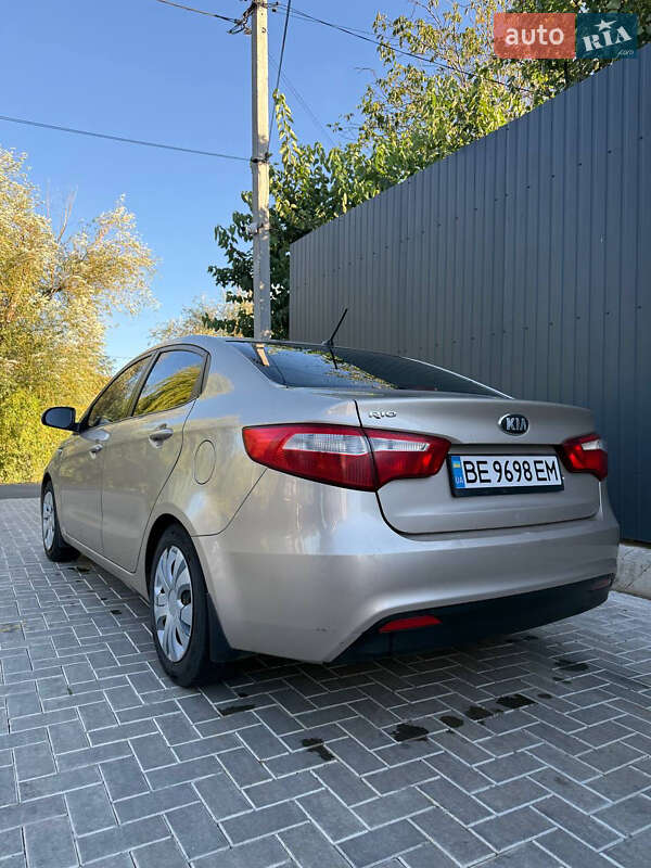Седан Kia Rio 2013 в Первомайске
