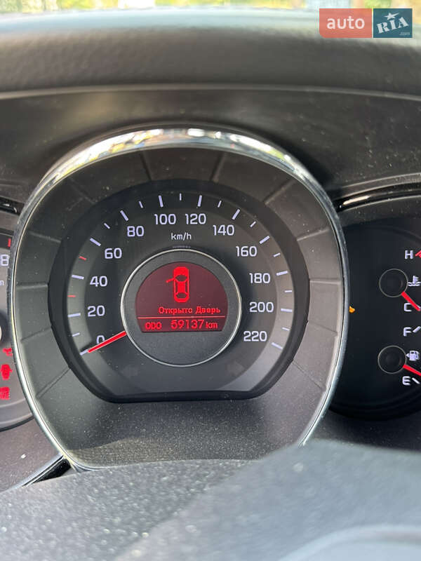 Хетчбек Kia Rio 2013 в Києві