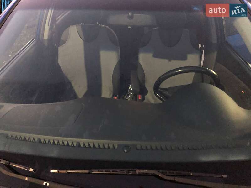 Хетчбек Kia Rio 2006 в Луцьку