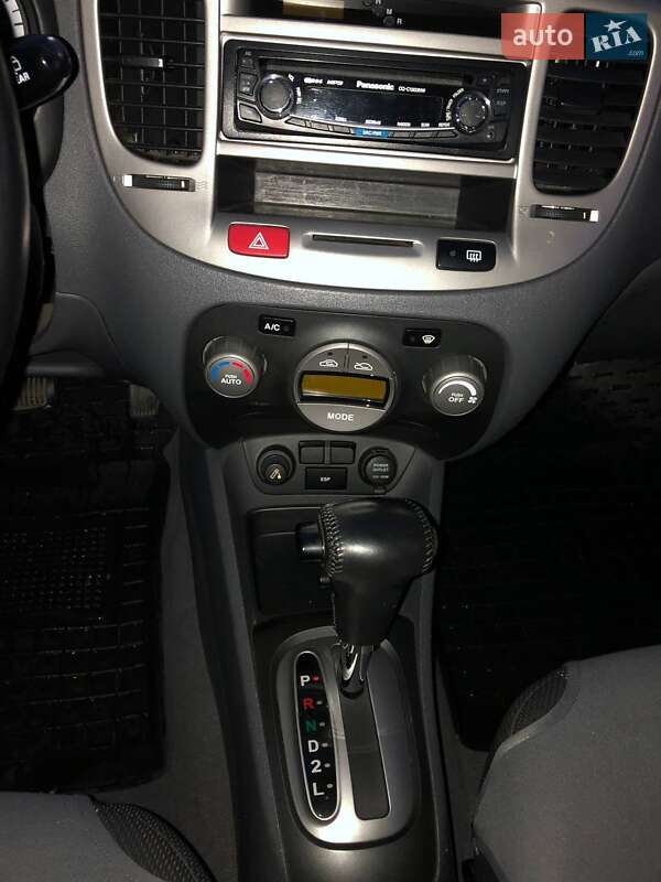 Хетчбек Kia Rio 2006 в Луцьку