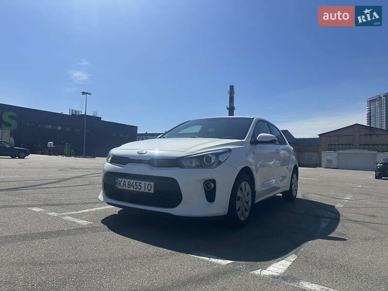 Хэтчбек Kia Rio 2017 в Киеве