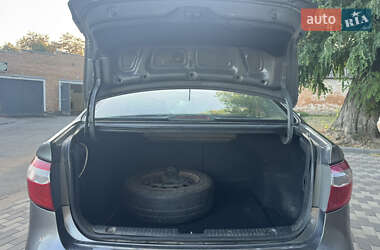 Седан Kia Rio 2013 в 
