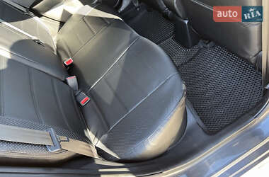 Седан Kia Rio 2013 в 