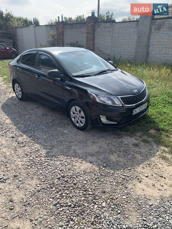 Седан Kia Rio 2013 в Львове