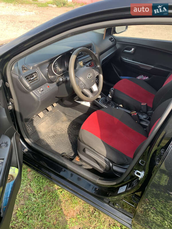 Седан Kia Rio 2013 в Львове