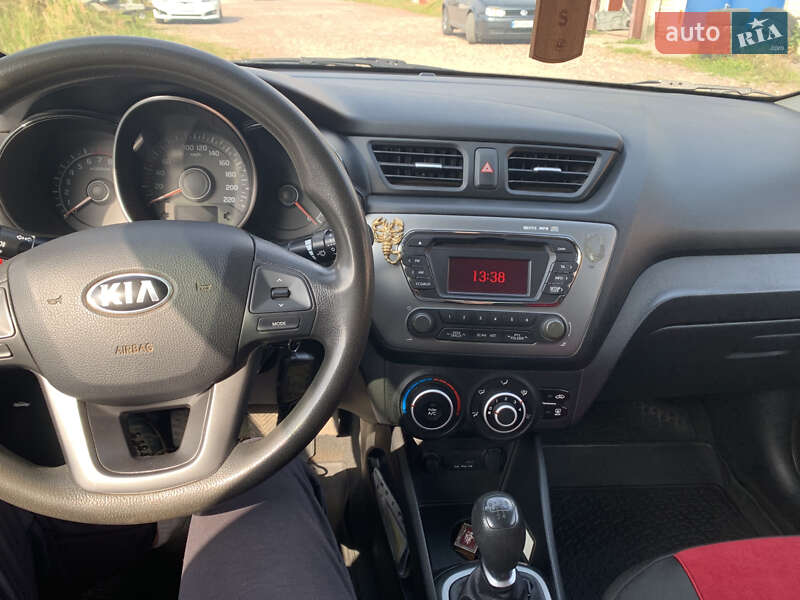Седан Kia Rio 2013 в Львове