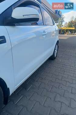 Седан Kia Rio 2011 в 