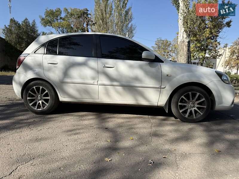 Хетчбек Kia Rio 2011 в Павлограді фото 2 Хетчбек Kia Rio 2011 в Павлограді