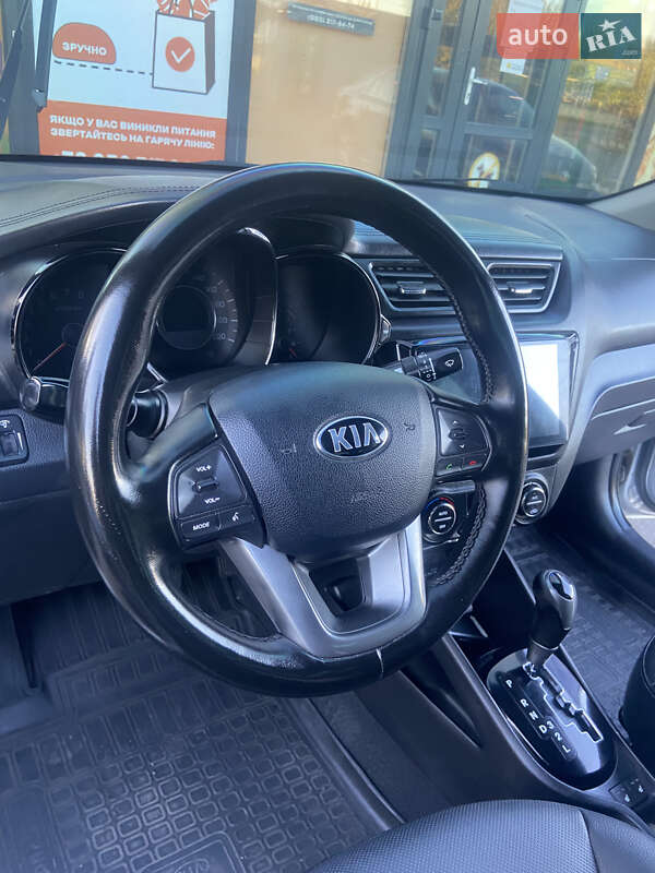 Седан Kia Rio 2013 в Киеве