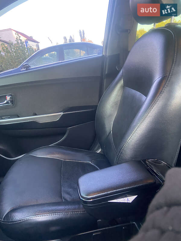 Седан Kia Rio 2013 в Киеве