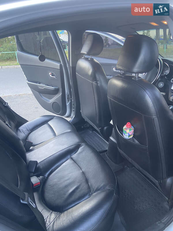Седан Kia Rio 2013 в Киеве