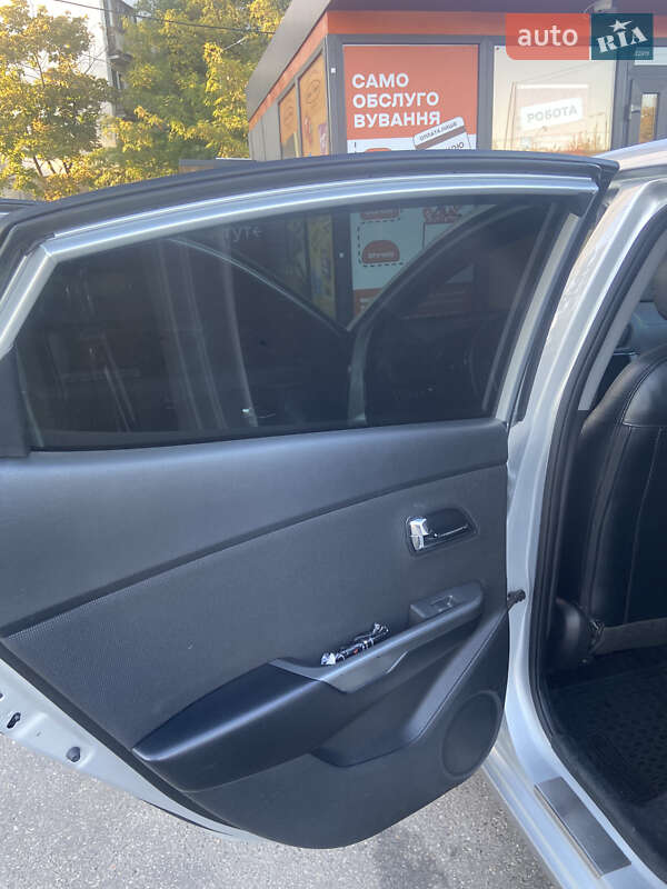 Седан Kia Rio 2013 в Киеве