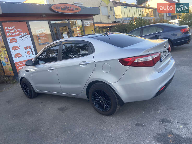 Седан Kia Rio 2013 в Киеве