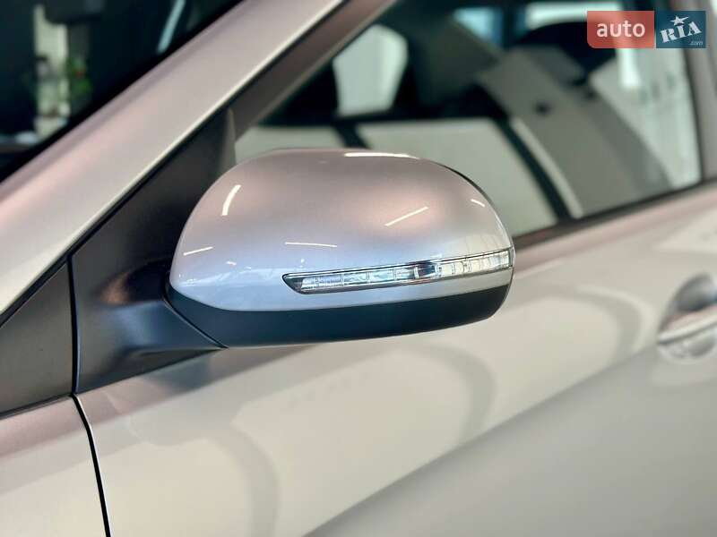 Седан Kia Rio 2012 в Львове