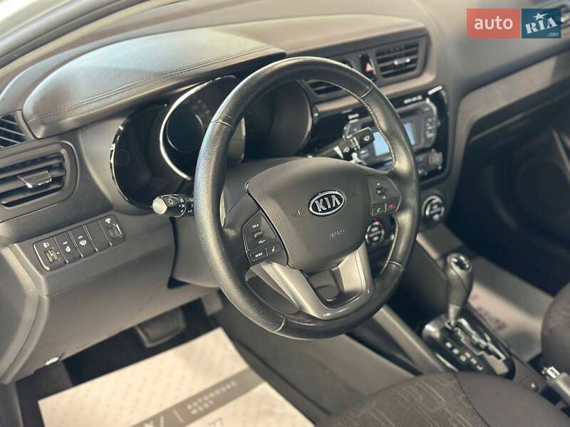 Седан Kia Rio 2012 в Львове