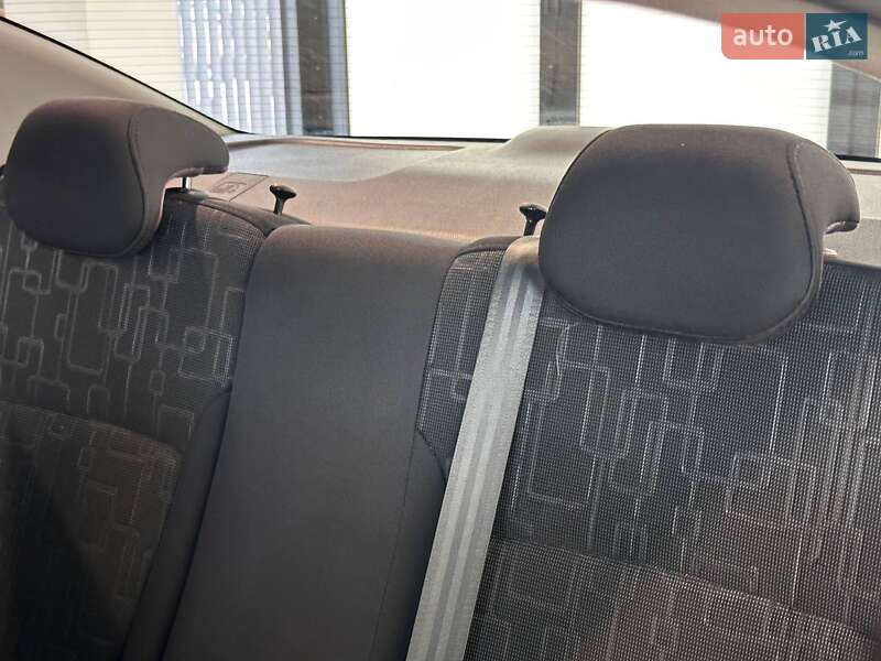 Седан Kia Rio 2012 в Львове
