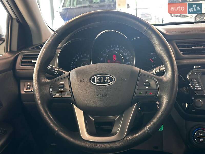 Седан Kia Rio 2012 в Львове