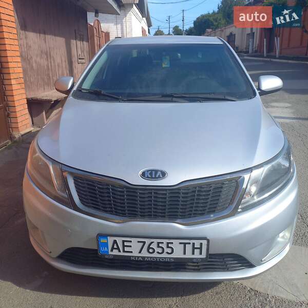 Седан Kia Rio 2012 в Кривому Розі