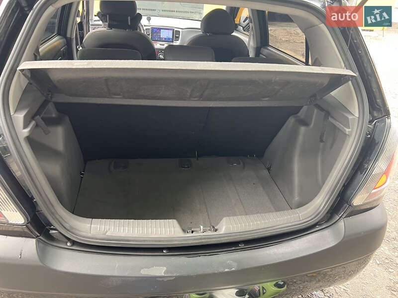 Хэтчбек Kia Rio 2007 в Киеве