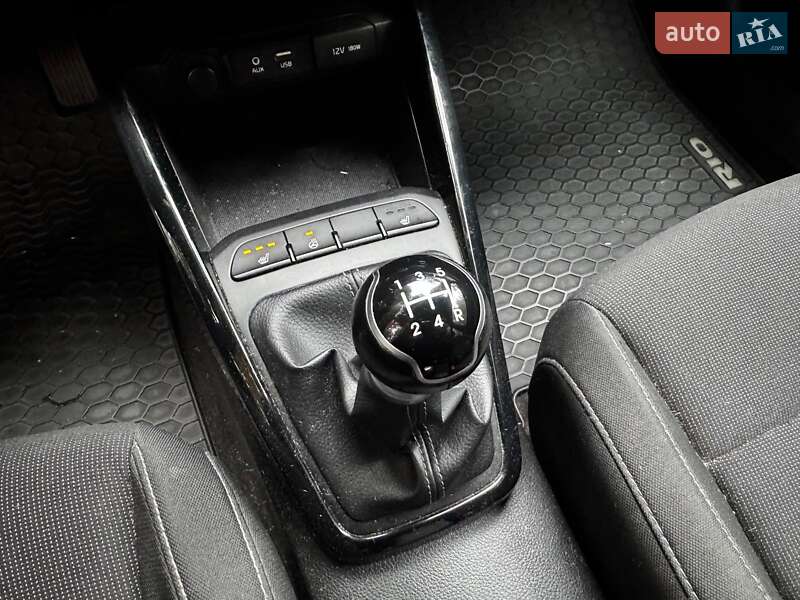 Хэтчбек Kia Rio 2018 в Киеве фото 23 Хэтчбек Kia Rio 2018 в Киеве