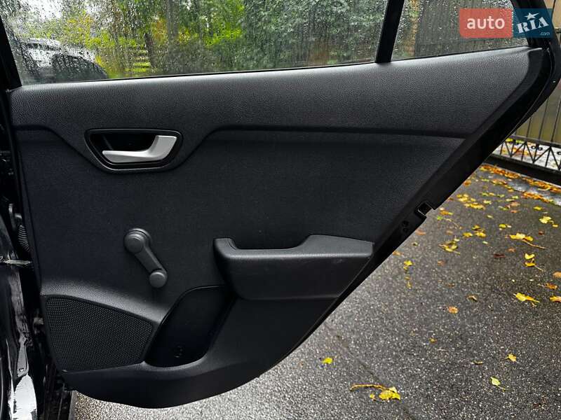 Хэтчбек Kia Rio 2018 в Киеве фото 27 Хэтчбек Kia Rio 2018 в Киеве