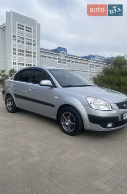 Седан Kia Rio 2006 в Днепре